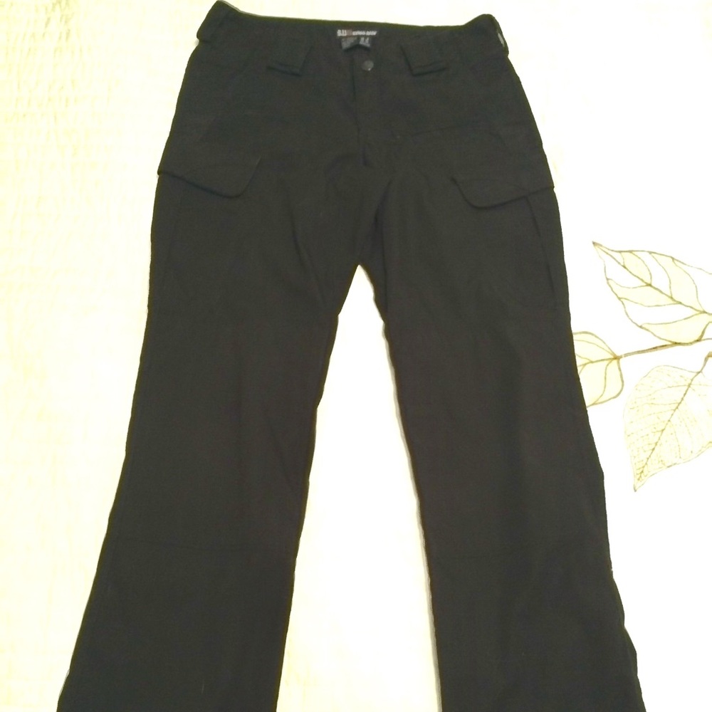 Black 5.11 tactical pants